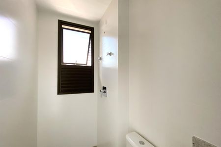Apartamento à venda com 127m², 2 quartos e 2 vagasBanheiro da Suíte 2