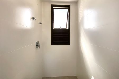 Apartamento à venda com 127m², 2 quartos e 2 vagasBanheiro da Suíte 1