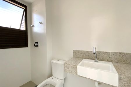 Apartamento à venda com 127m², 2 quartos e 2 vagasBanheiro da Suíte 2