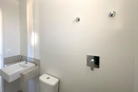 Apartamento à venda com 127m², 2 quartos e 2 vagasBanheiro da Suíte 1