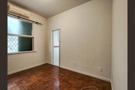 Apartamento à venda com 84m², 2 quartos e 1 vaga Apartamento à venda com 84m², 2 quartos e 1 vagaSuíte