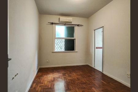 Apartamento à venda com 84m², 2 quartos e 1 vaga Apartamento à venda com 84m², 2 quartos e 1 vagaSuíte