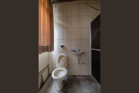 Casa à venda com 250m², 5 quartos e 6 vagas Casa à venda com 250m², 5 quartos e 6 vagasBanheiro Salão