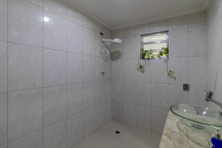 Casa à venda com 250m², 5 quartos e 6 vagas Casa à venda com 250m², 5 quartos e 6 vagasBanheiro 2