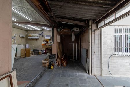 Casa à venda com 250m², 5 quartos e 6 vagas Casa à venda com 250m², 5 quartos e 6 vagasSalão