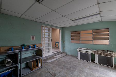 Casa à venda com 250m², 5 quartos e 6 vagas Casa à venda com 250m², 5 quartos e 6 vagasQuarto Externo 1Quarto Externo