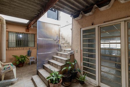 Casa à venda com 250m², 5 quartos e 6 vagas Casa à venda com 250m², 5 quartos e 6 vagasQuintal