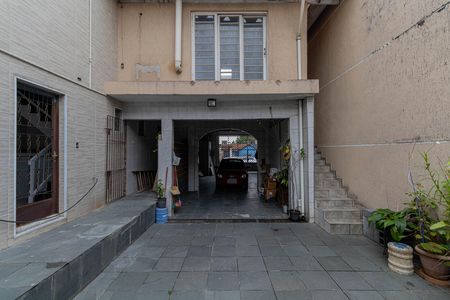 Casa à venda com 250m², 5 quartos e 6 vagas Casa à venda com 250m², 5 quartos e 6 vagasQuintal