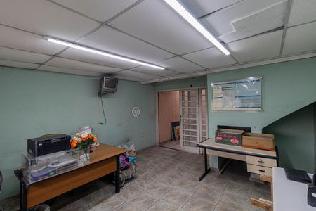 Casa à venda com 250m², 5 quartos e 6 vagas Casa à venda com 250m², 5 quartos e 6 vagasQuarto Externo 2
