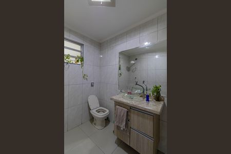 Casa à venda com 250m², 5 quartos e 6 vagas Casa à venda com 250m², 5 quartos e 6 vagasBanheiro 2