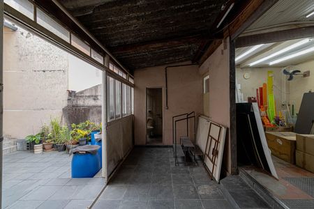 Casa à venda com 250m², 5 quartos e 6 vagas Casa à venda com 250m², 5 quartos e 6 vagasSalão