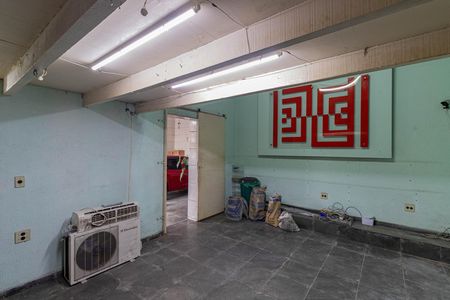 Casa à venda com 250m², 5 quartos e 6 vagas Casa à venda com 250m², 5 quartos e 6 vagasGaragem