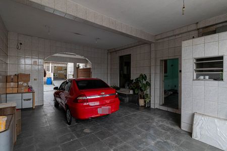Casa à venda com 250m², 5 quartos e 6 vagas Casa à venda com 250m², 5 quartos e 6 vagasGaragem
