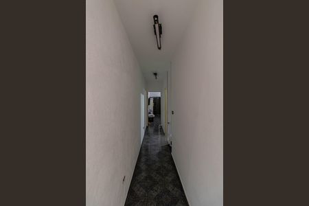 Casa à venda com 250m², 5 quartos e 6 vagas Casa à venda com 250m², 5 quartos e 6 vagasCorredor
