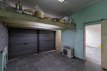 Casa à venda com 250m², 5 quartos e 6 vagas Casa à venda com 250m², 5 quartos e 6 vagasGaragem