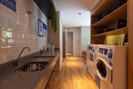 Área comum - Lavanderia de kitnet/studio para alugar com 1 quarto, 31m² em Pinheiros, São Paulo