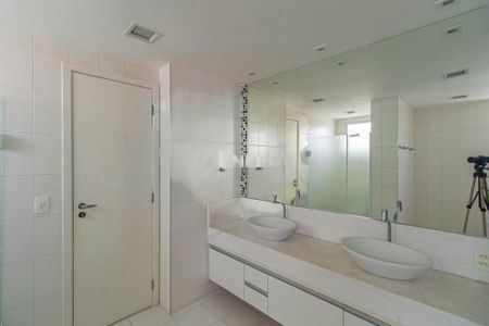 Apartamento à venda com 233m², 3 quartos e 4 vagas