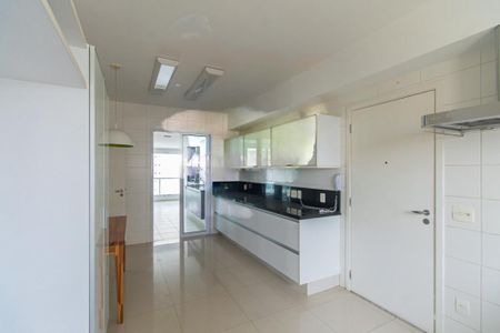 Apartamento à venda com 233m², 3 quartos e 4 vagas