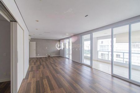 Apartamento à venda com 233m², 3 quartos e 4 vagas