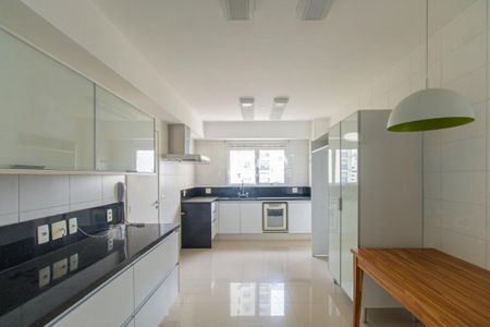 Apartamento à venda com 233m², 3 quartos e 4 vagas