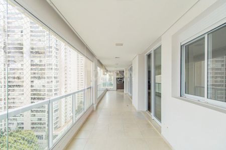 Apartamento à venda com 233m², 3 quartos e 4 vagas