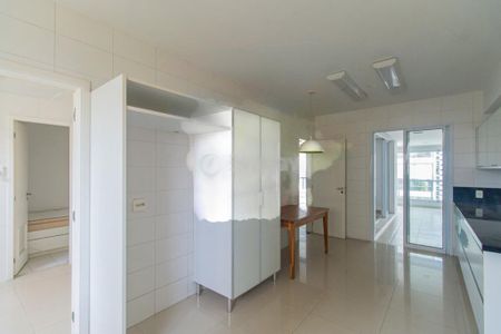 Apartamento à venda com 233m², 3 quartos e 4 vagas