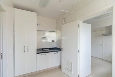 Apartamento à venda com 233m², 3 quartos e 4 vagas