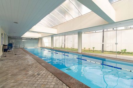 Apartamento à venda com 68m², 2 quartos e 1 vagaÁrea comum - Piscina coberta