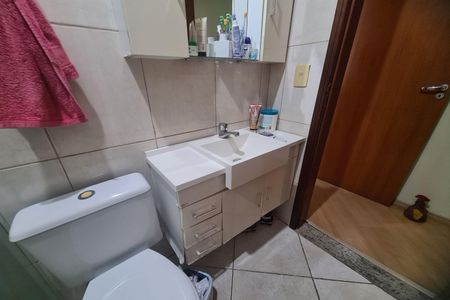Casa à venda com 100m², 3 quartos e 2 vagasBanheiro da Suíte