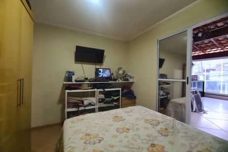 Casa à venda com 100m², 3 quartos e 2 vagasSuite