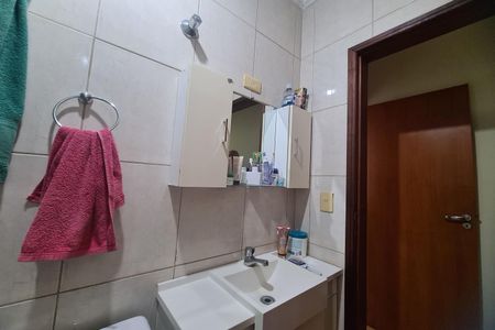 Casa à venda com 100m², 3 quartos e 2 vagasBanheiro da Suíte