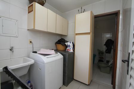 Casa à venda com 220m², 4 quartos e 2 vagasÁrea de Serviço