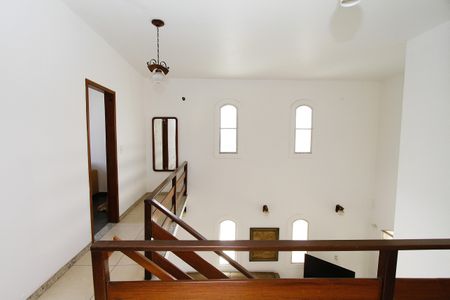 Casa à venda com 220m², 4 quartos e 2 vagasCorredor