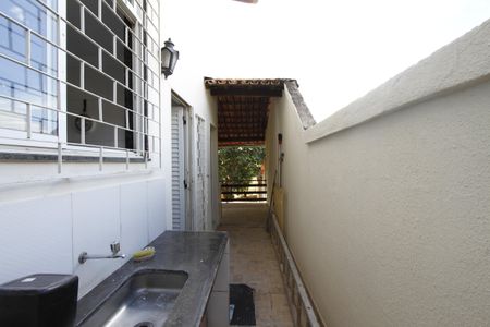 Casa à venda com 220m², 4 quartos e 2 vagasÁrea de Serviço