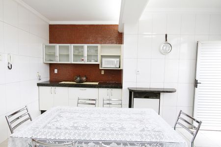 Casa à venda com 220m², 4 quartos e 2 vagasCozinha