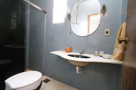 Casa à venda com 220m², 4 quartos e 2 vagasBanheiro do Quarto 4