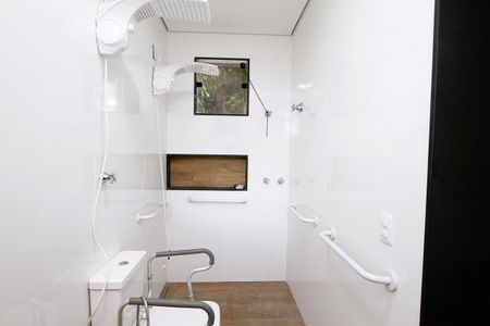 Casa à venda com 220m², 4 quartos e 2 vagasBanheiro da Suíte 1