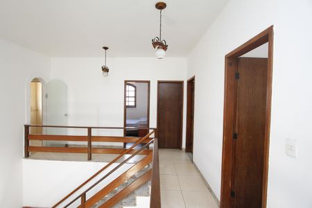 Casa à venda com 220m², 4 quartos e 2 vagassegundo andar