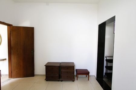 Casa à venda com 220m², 4 quartos e 2 vagasQuarto 1 - Suíte