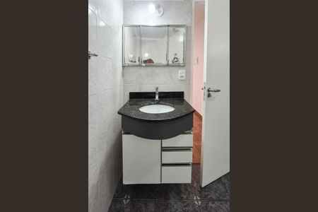 Apartamento à venda com 72m², 2 quartos e 1 vaga Apartamento à venda com 72m², 2 quartos e 1 vagaBanheiro Social