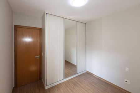 Apartamento à venda com 103m², 3 quartos e 3 vagasQuarto 2