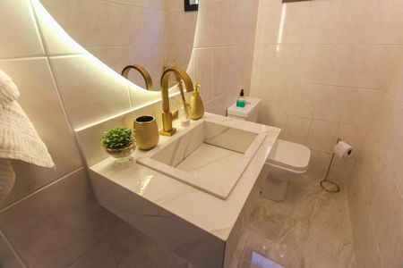 Casa à venda com 270m², 3 quartos e 4 vagas Casa à venda com 270m², 3 quartos e 4 vagasLavabo