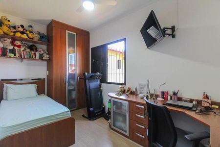 Casa à venda com 270m², 3 quartos e 4 vagas Casa à venda com 270m², 3 quartos e 4 vagasQuarto 2