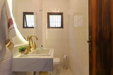 Casa à venda com 270m², 3 quartos e 4 vagas Casa à venda com 270m², 3 quartos e 4 vagasLavabo