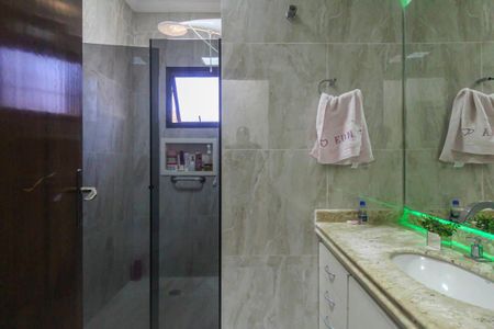 Casa à venda com 270m², 3 quartos e 4 vagas Casa à venda com 270m², 3 quartos e 4 vagasBanheiro