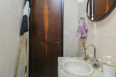 Casa à venda com 270m², 3 quartos e 4 vagas Casa à venda com 270m², 3 quartos e 4 vagasBanheiro de Serviço