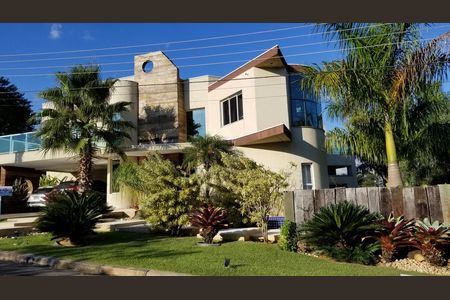 Casa para alugar com 800m², 4 quartos e 6 vagas Casa para alugar com 800m², 4 quartos e 6 vagasÁrea externa