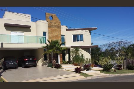 Casa para alugar com 800m², 4 quartos e 6 vagas Casa para alugar com 800m², 4 quartos e 6 vagasFachada