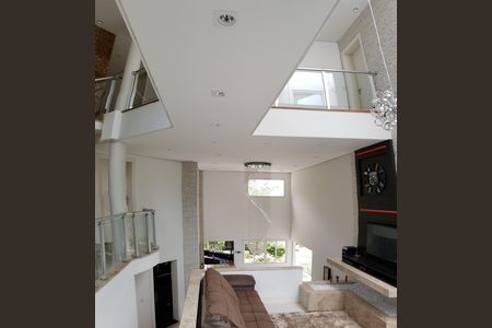 Casa para alugar com 800m², 4 quartos e 6 vagas Casa para alugar com 800m², 4 quartos e 6 vagasSala