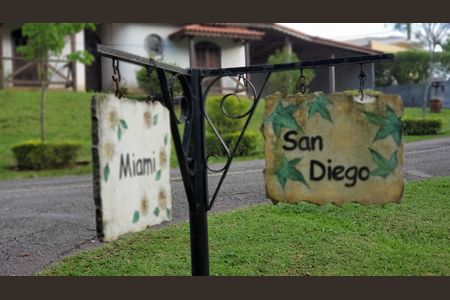 Casa para alugar com 800m², 4 quartos e 6 vagas Casa para alugar com 800m², 4 quartos e 6 vagasFachada
